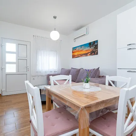 Apartament With Parking Space Povljana, Pag - 11516 *