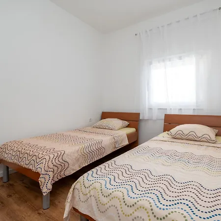 Διαμέρισμα With Parking Space Povljana, Pag - 11516