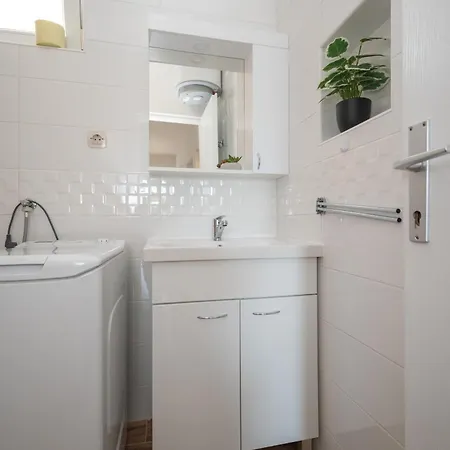 Διαμέρισμα With Parking Space Povljana, Pag - 11516 *